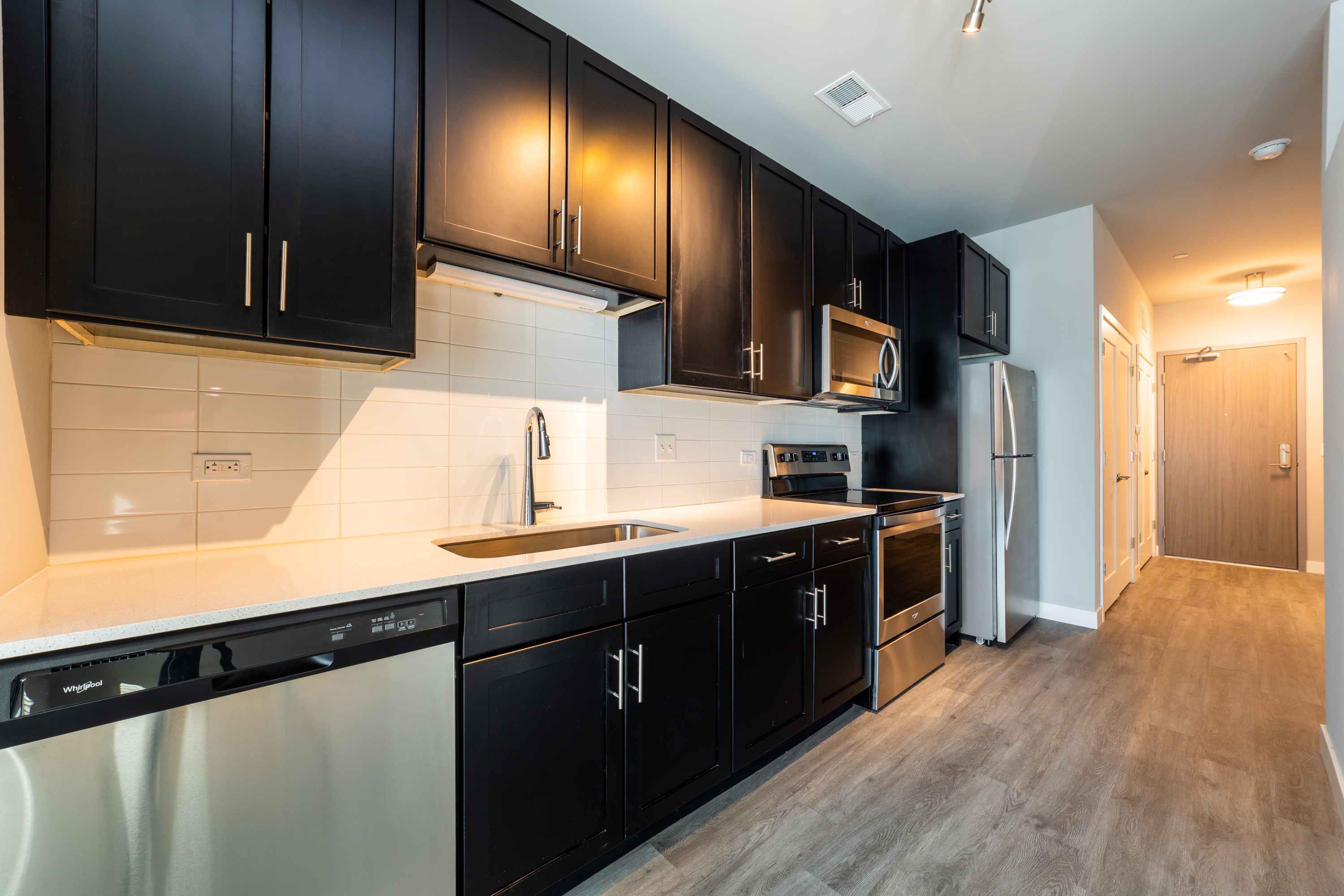20 West Northwest Highway - 213